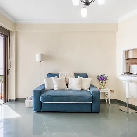 In Centre Frontbeach Apartman