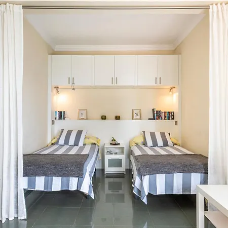 In Centre Frontbeach Apartment *